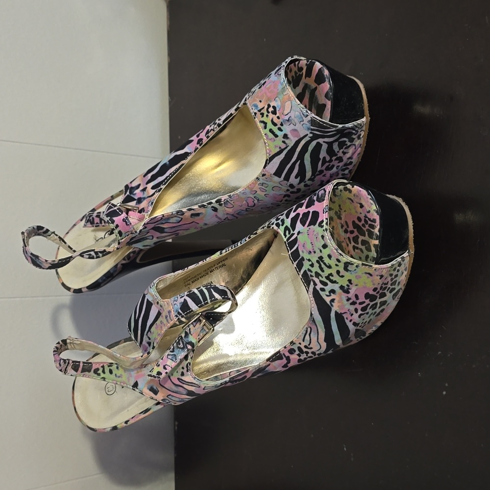 Multi color animal print size 10